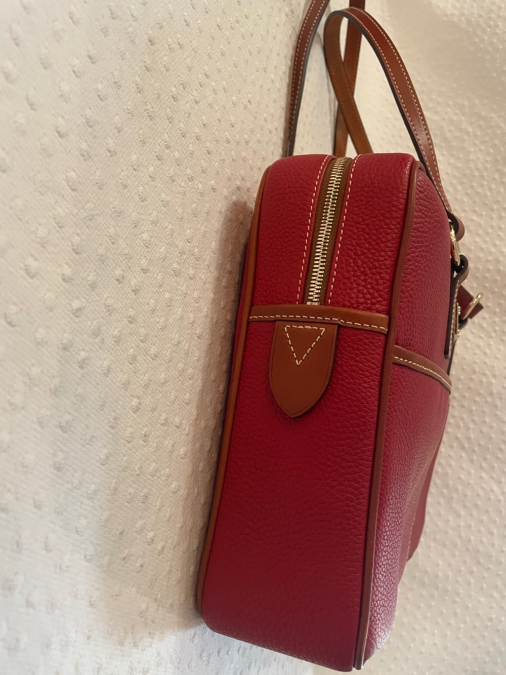 Dooney & Bourke Red Pebbled Leather Laptop Bag with Tan Trim 🔥🔥🔥 like new - Picture 3 of 6